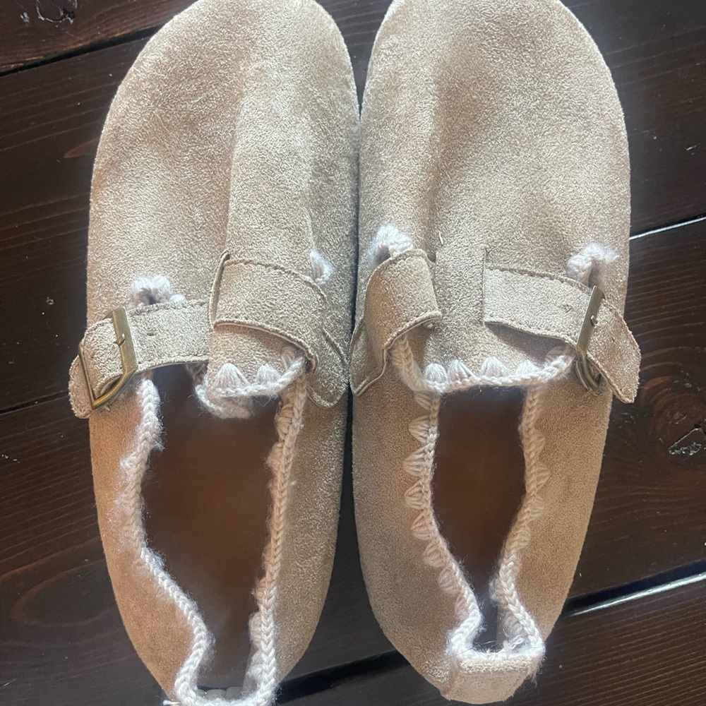 Women's Tan Suede Flats